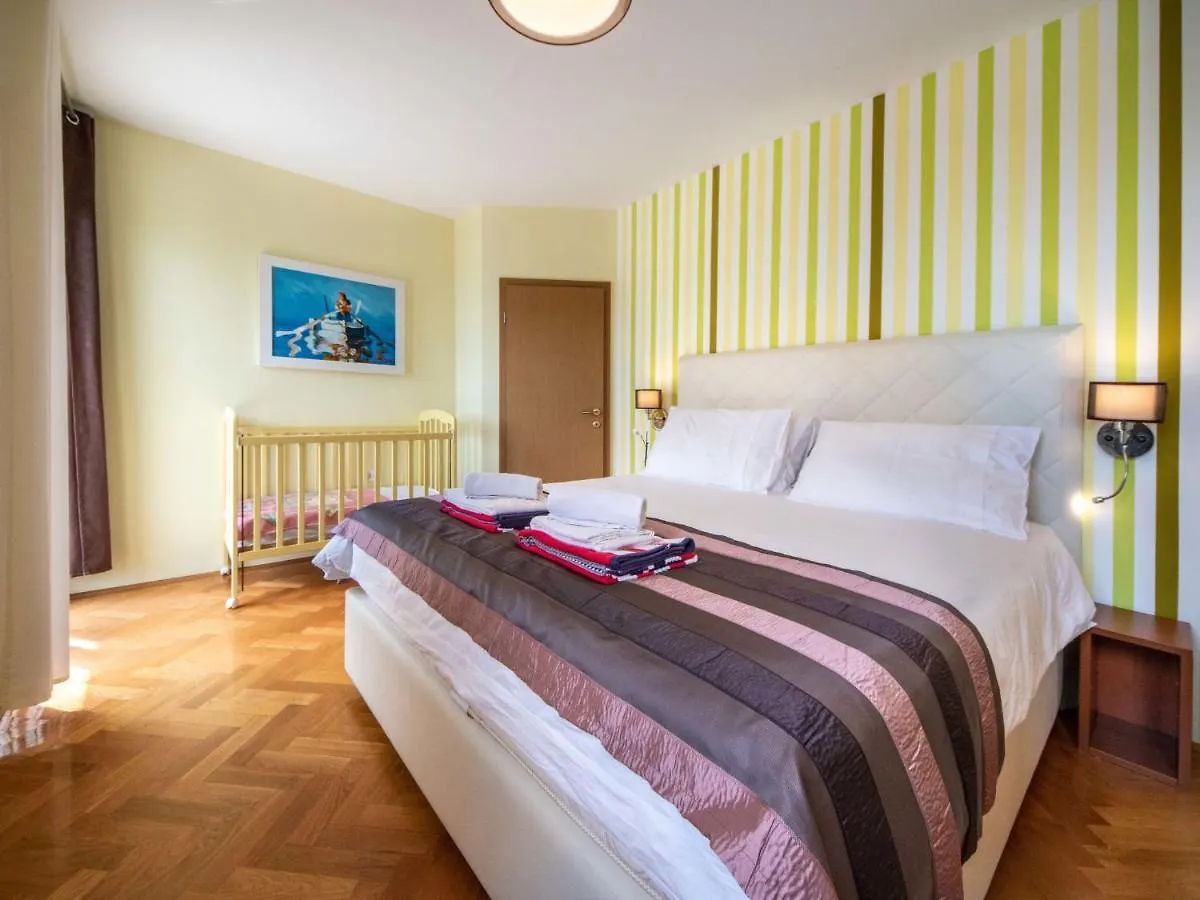 Holiday Home Villa Orhidea Marcici Hırvatistan